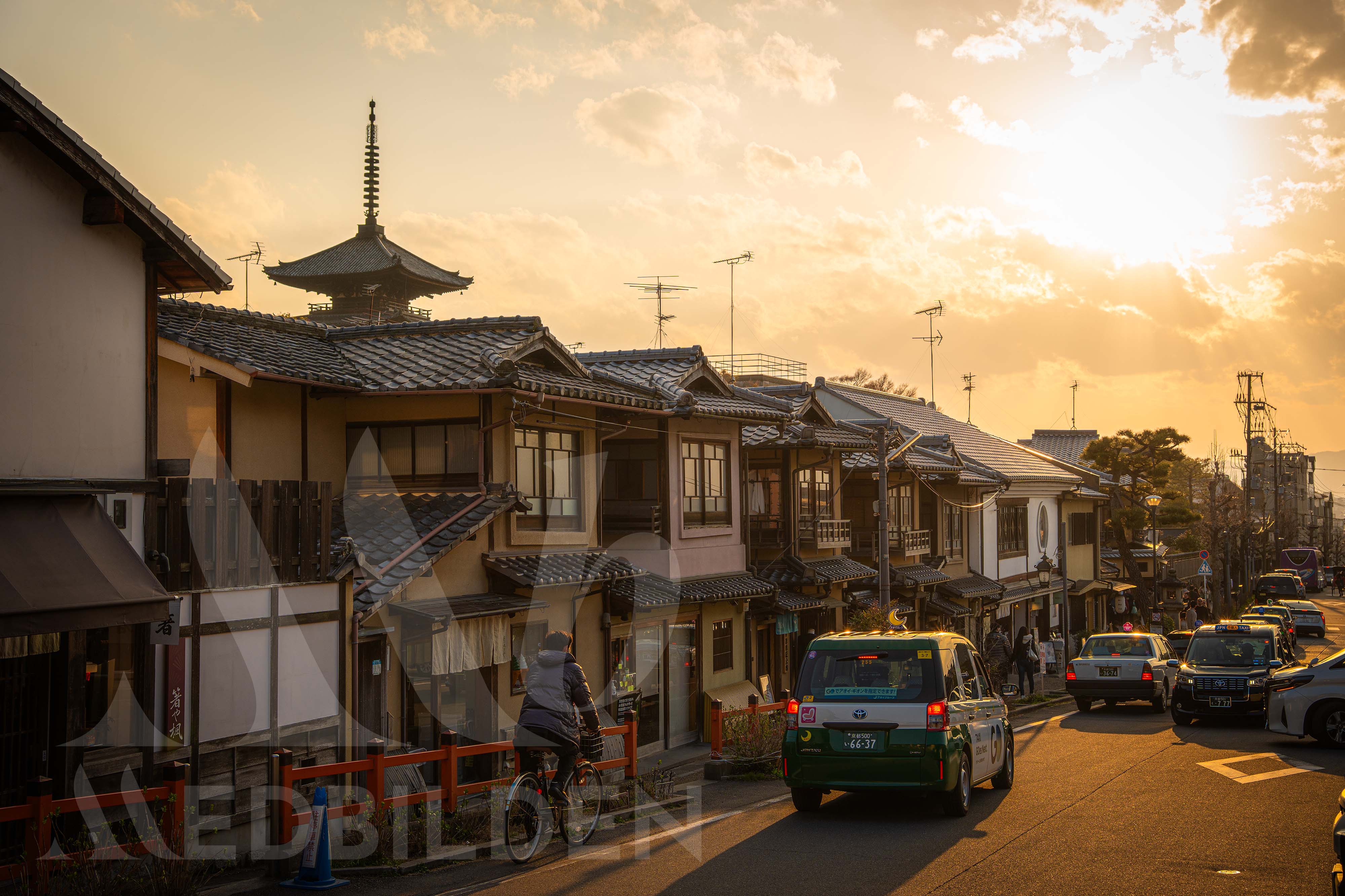 The stone street of Ninenzaka in Kyoto, empty at dawn